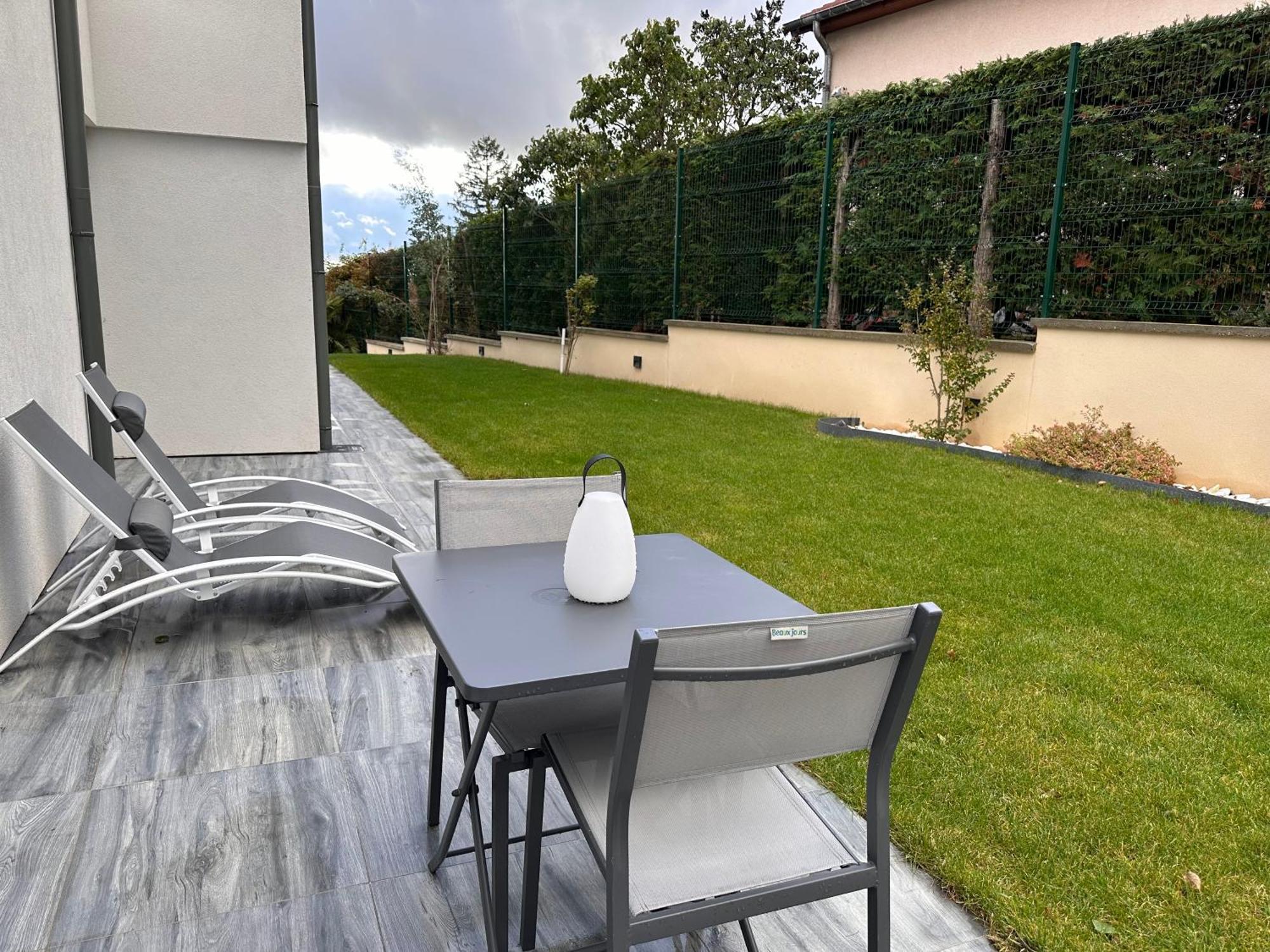 La Villa Perchee Calme, Sauna, Parking Prive Saint-Prix  Bagian luar foto
