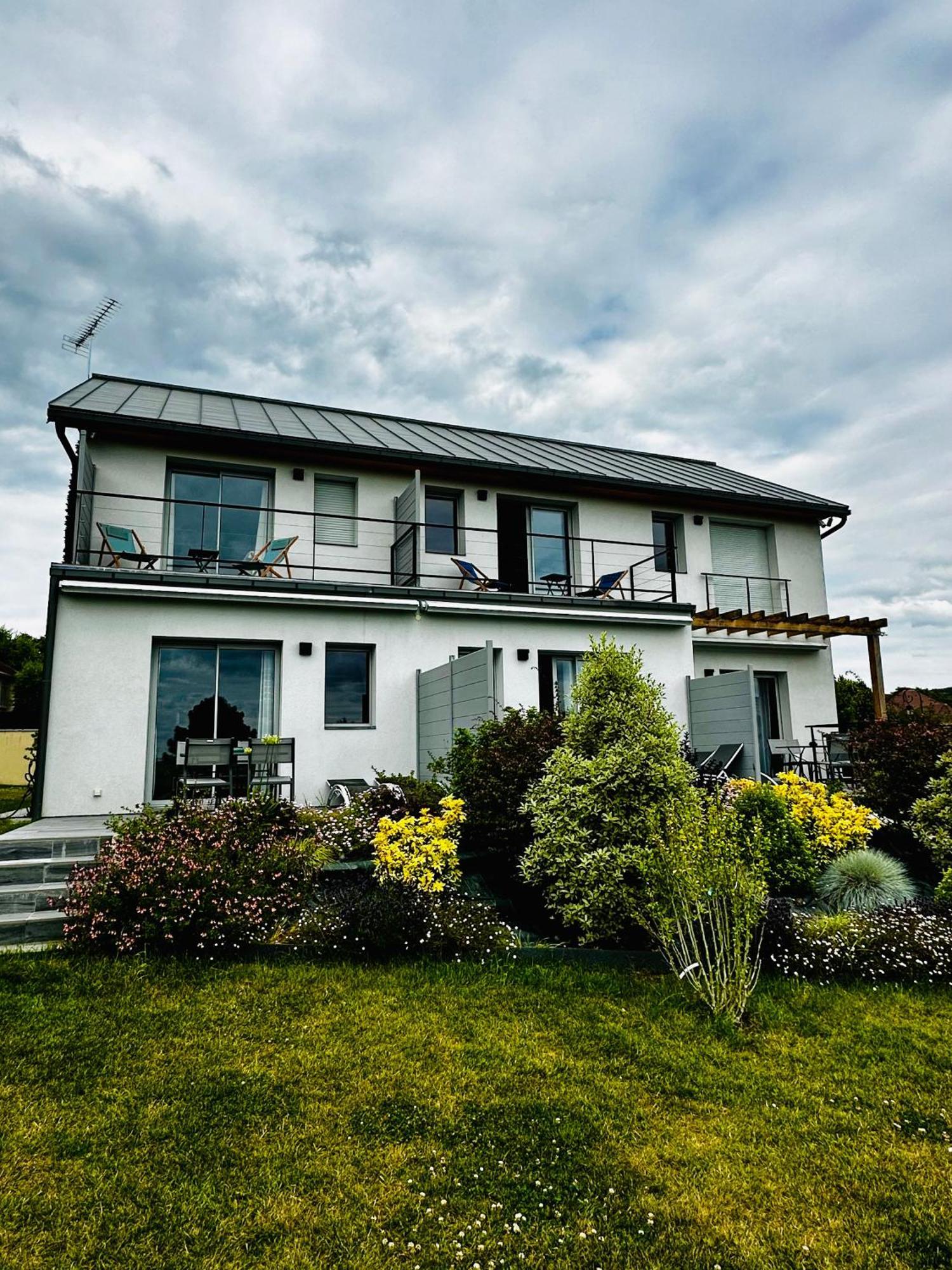 La Villa Perchee Calme, Sauna, Parking Prive Saint-Prix  Bagian luar foto